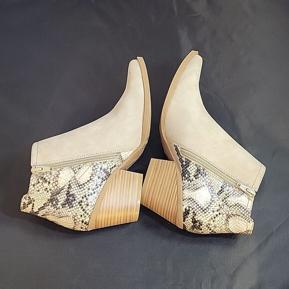 BRAND NEW SEVEN DIALS QUEENSBURY WOMAN ANKLE STRAP POINTED TOE BOOTIES - Picture 7 of 16